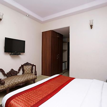Oyo 5401 Hotel Mid Town Új-Delhi Kültér fotó