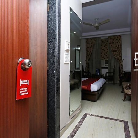 Oyo 5401 Hotel Mid Town Új-Delhi Kültér fotó