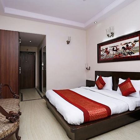 Oyo 5401 Hotel Mid Town Új-Delhi Kültér fotó