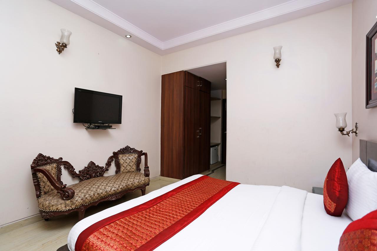 Oyo 5401 Hotel Mid Town Új-Delhi Kültér fotó