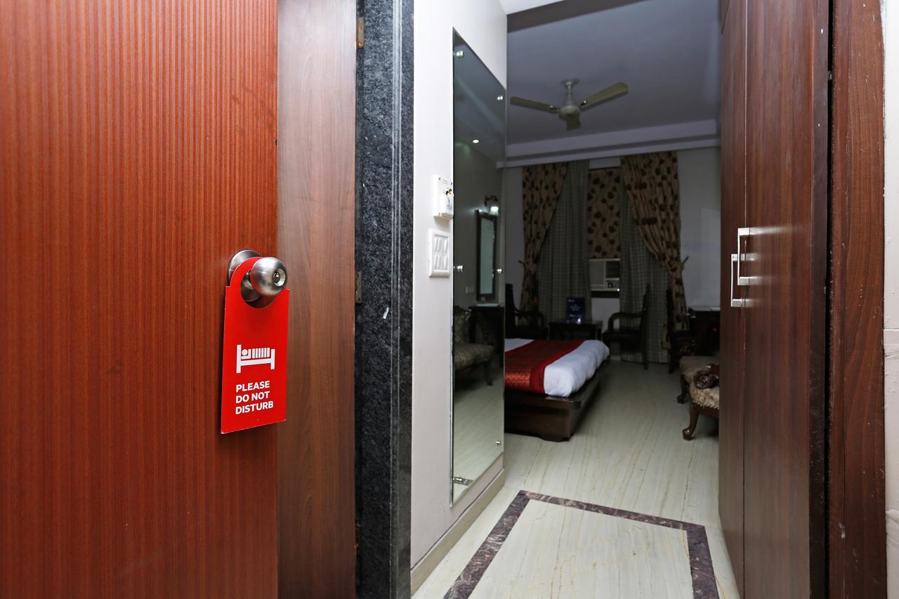 Oyo 5401 Hotel Mid Town Új-Delhi Kültér fotó