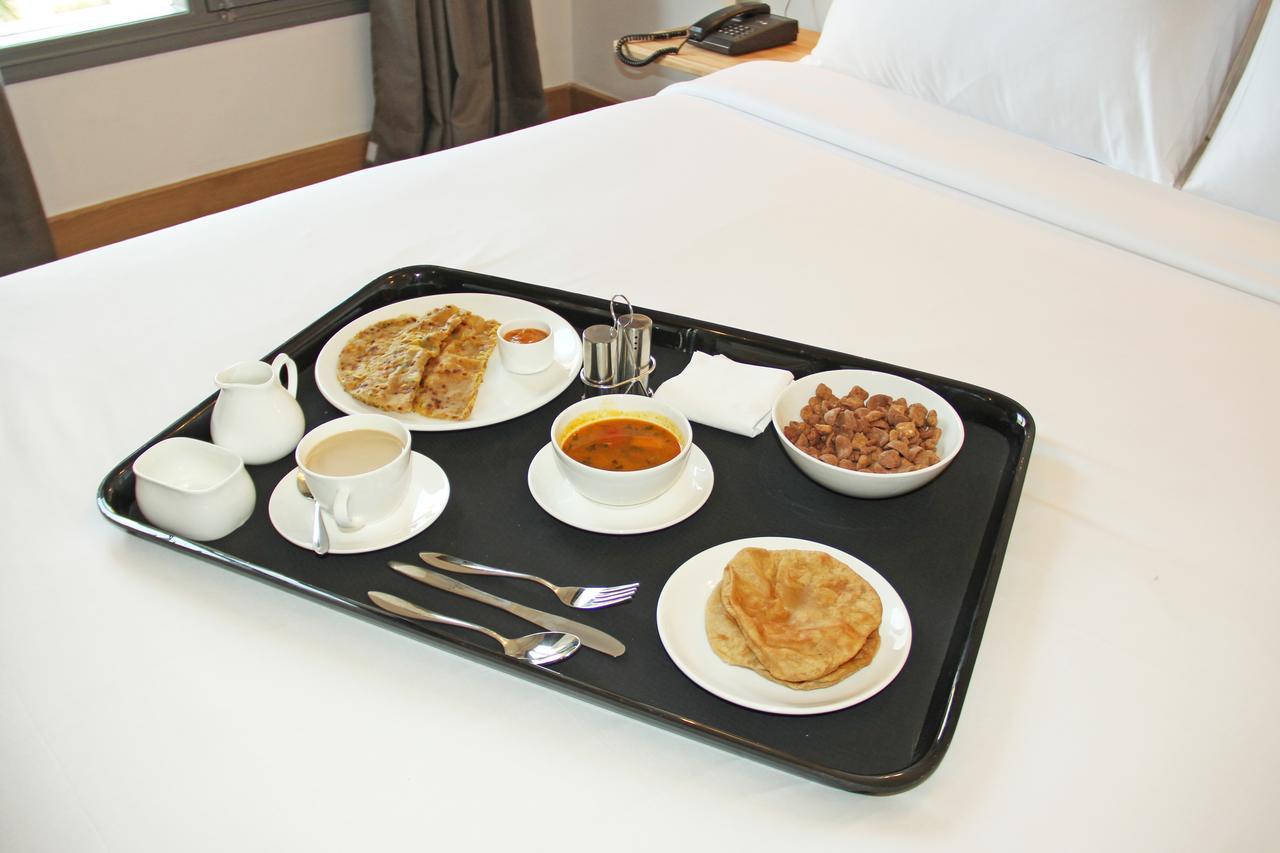 Oyo 5401 Hotel Mid Town Új-Delhi Kültér fotó