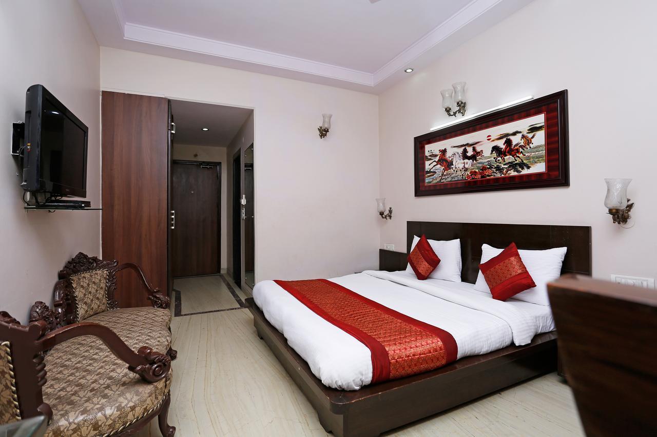Oyo 5401 Hotel Mid Town Új-Delhi Kültér fotó