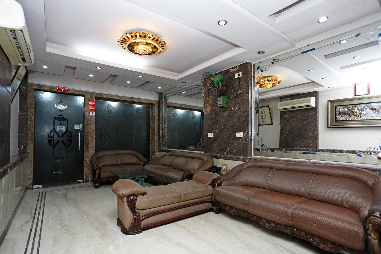 Oyo 5401 Hotel Mid Town Új-Delhi Kültér fotó